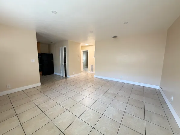 905 SE 15th St #2, Fort Lauderdale, FL 33316