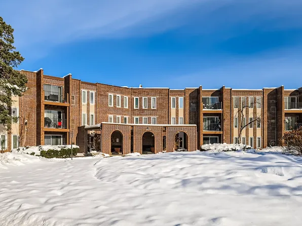 1575 Sandpebble Dr APT 113, Wheeling, IL 60090