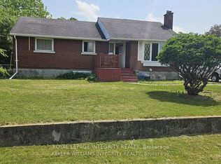 176 Oakridge Blvd #1, Ottawa, ON K2G 2V2