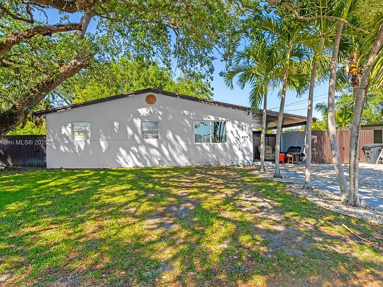 4111 SW 33rd St — Photo 12