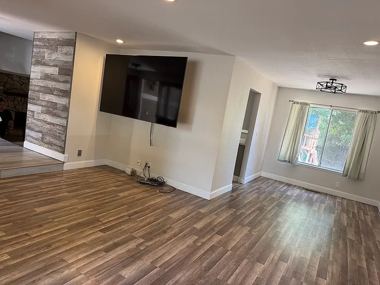 2672 Kingston Ct — Photo 4