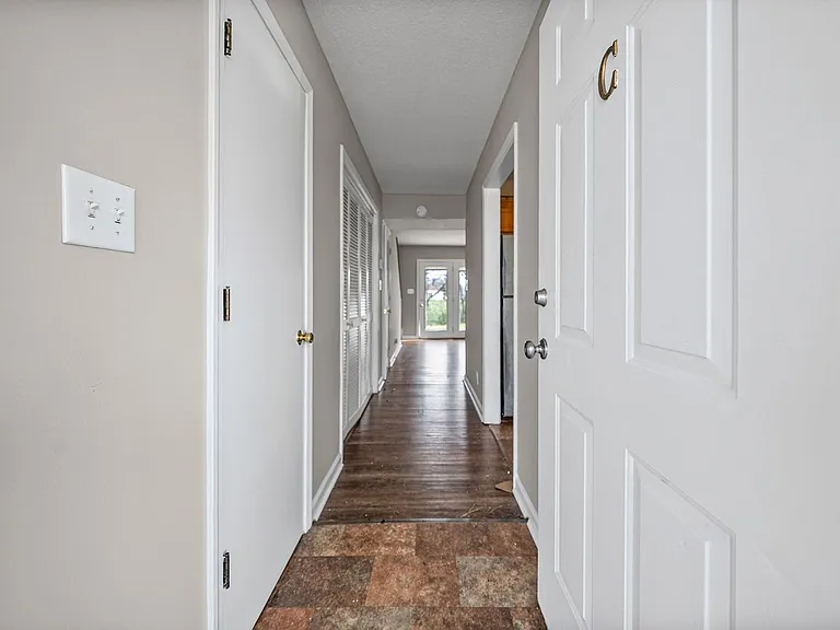 Timber Court Drive-280 — Photo 2