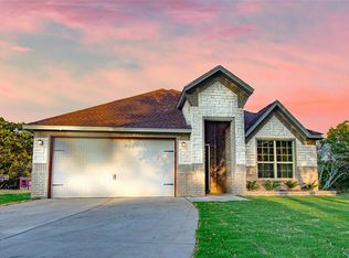 321 Billingslea Dr, Mansfield, TX 76063