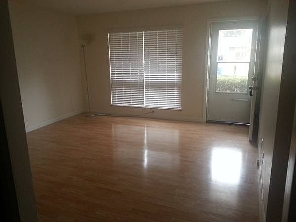 1st image of 2855 Foxwood Dr