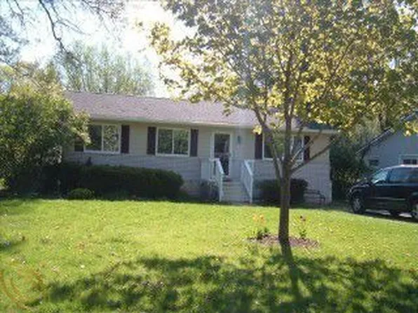 4134 Eagle Ct, Waterford, MI 48329