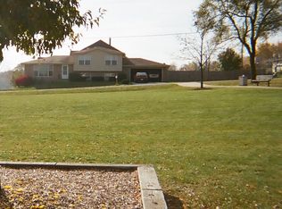 27W211 Williams St, Winfield, IL 60190