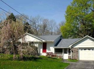 390 Quaker St, Wallkill, NY 12589