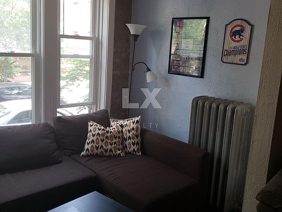 4th image of 713 W Barry Ave Unit N1