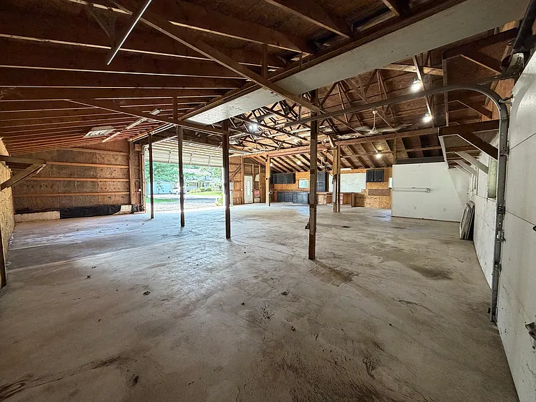 6422 Edison St NE — Photo 9