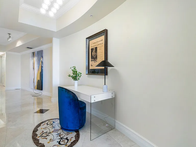 201 S Narcissus Ave #605 — Photo 31