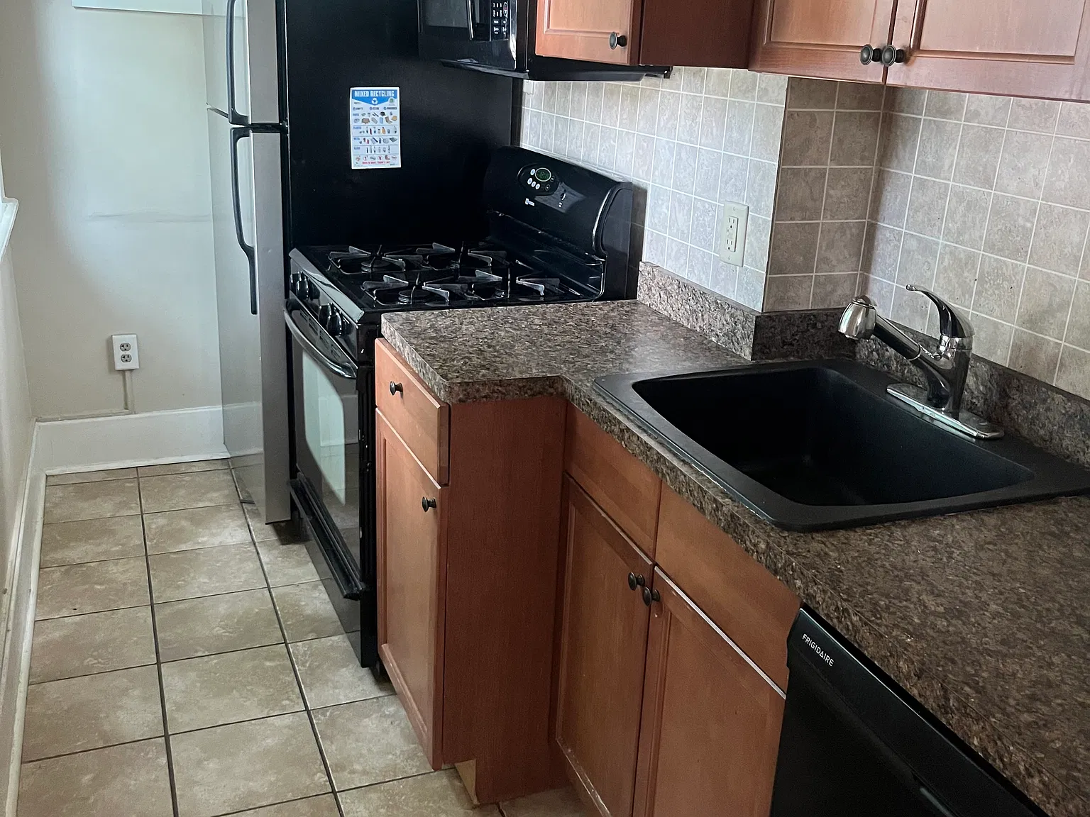 1 bed, $1,150 — Photo 2