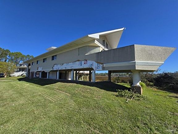 2nd image of 4758 Bayside Dr