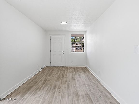 4th image of 1163 W 5TH Street