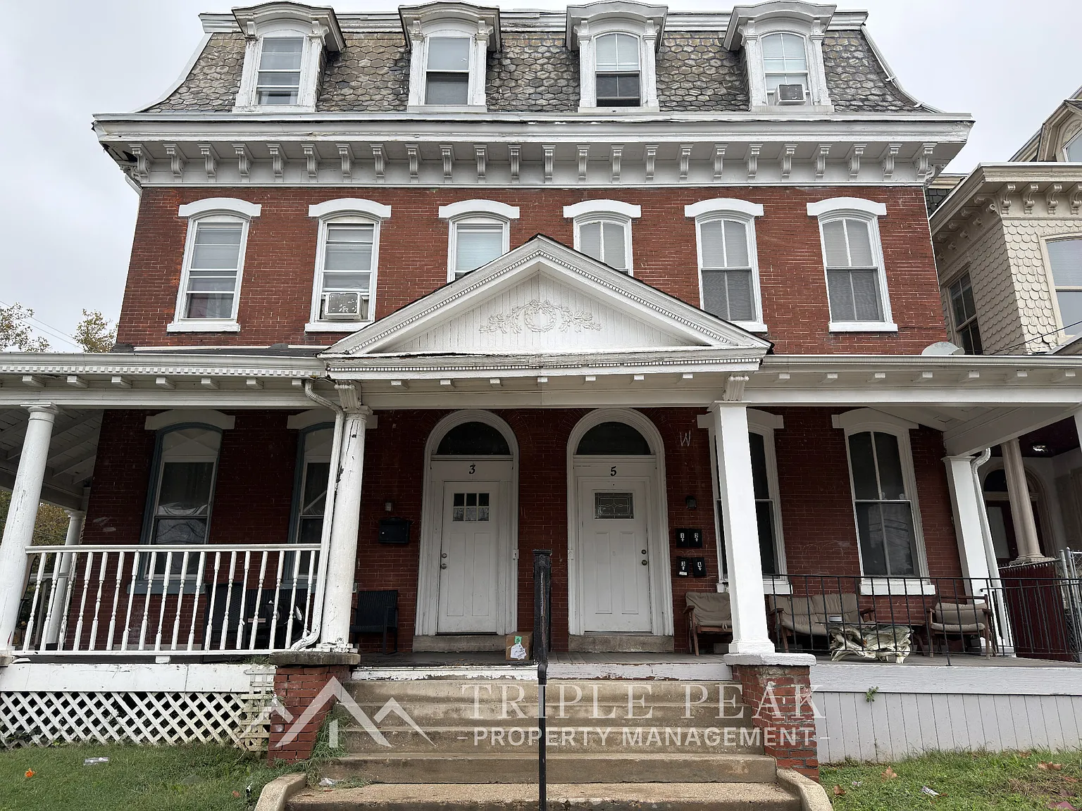 5 E Elm St — Photo 2
