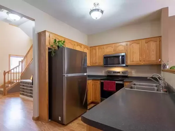 2109 Linden Trl, North Mankato, MN 56003