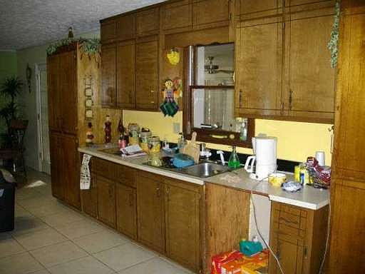 3rd image of 1946 N Woods Dr