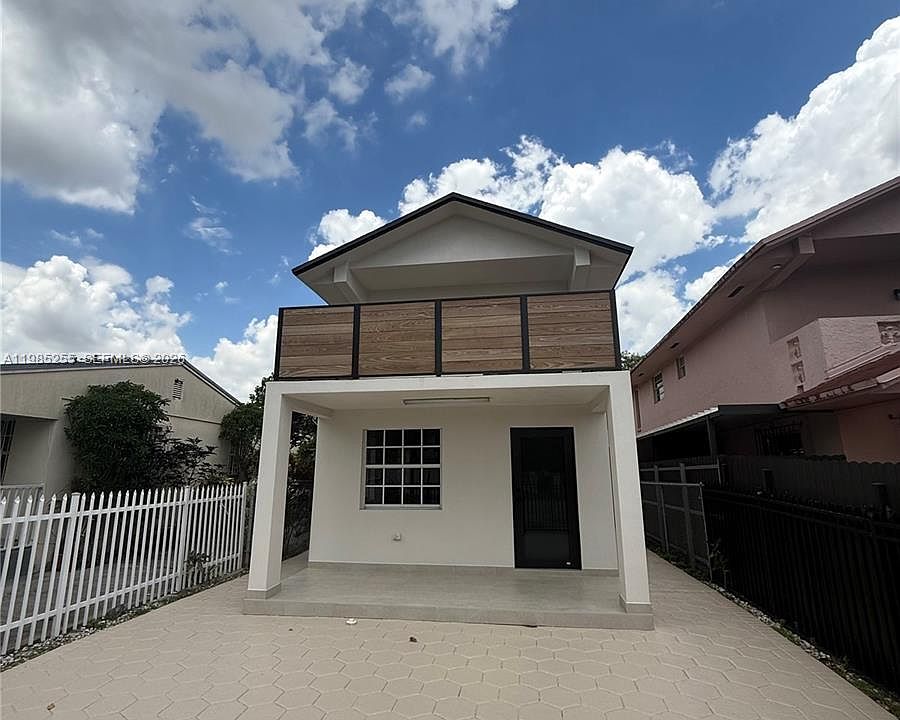 1st image of 370 Flagami Blvd