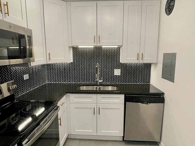 720 Washington Blvd — Photo 12