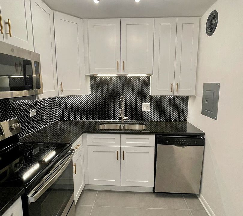 1st image of 720 Washington Blvd #73