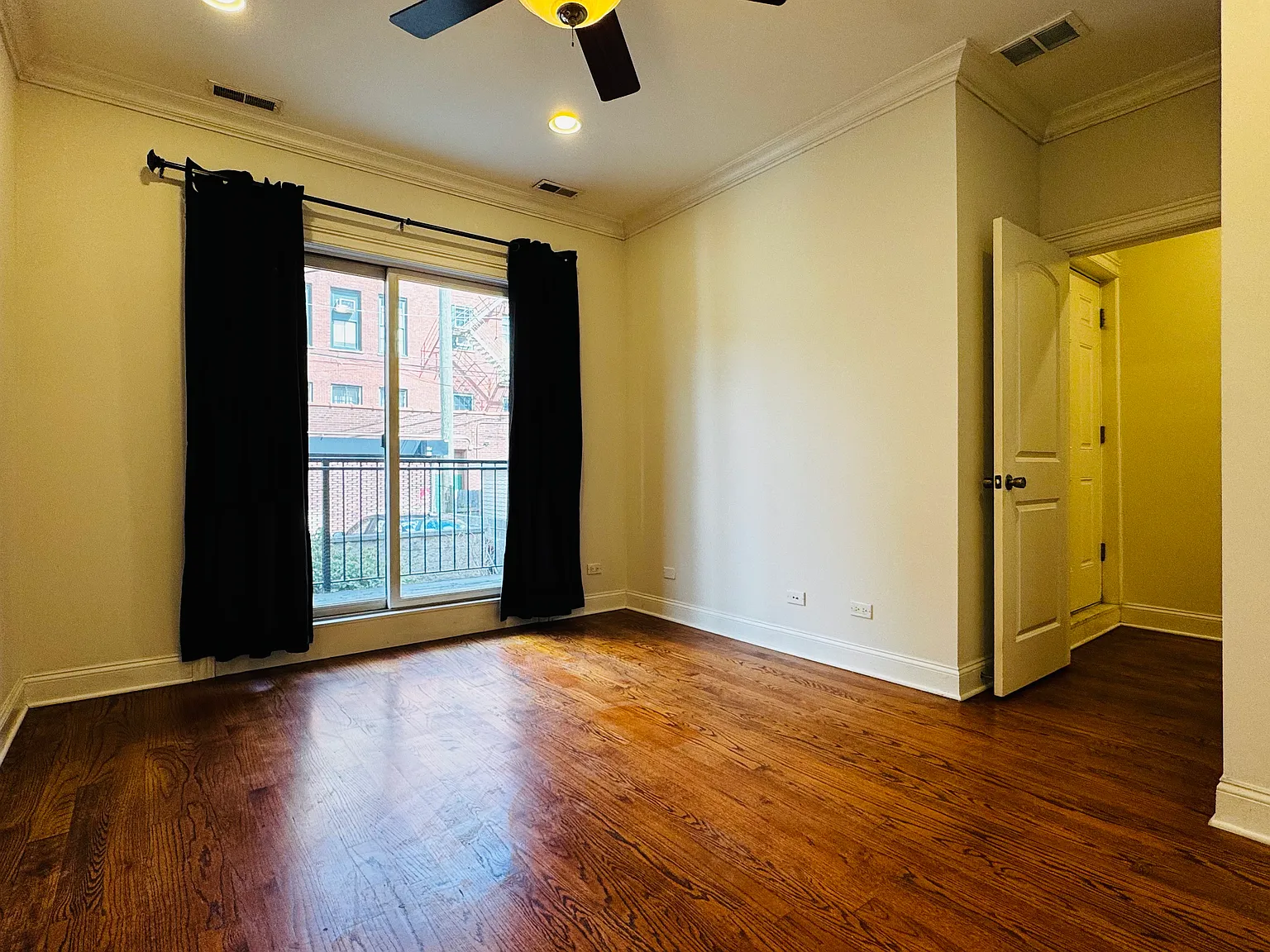 3 bed, 1346 sqft, $2,800 — Photo 4