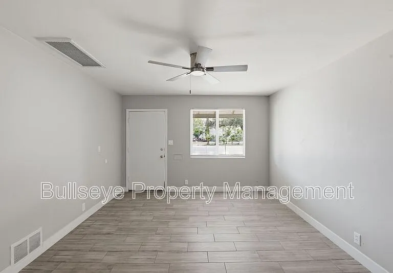 1721 E Moreland St #2 — Photo 7