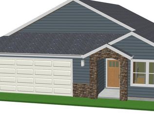 195 SW Quiet Water Ln, Grants Pass, OR 97527