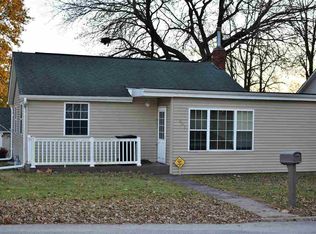 601 W 9th St, Tipton, IA 52772