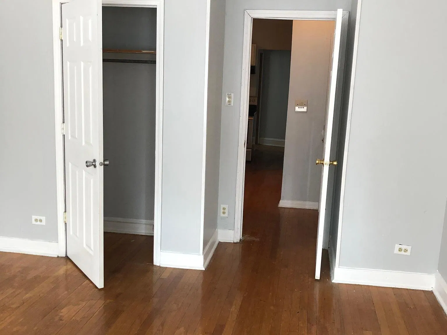 6807 S Harper Ave — Photo 1