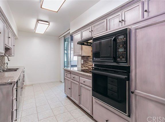 5th image of 4915 Tyrone Ave APT 121