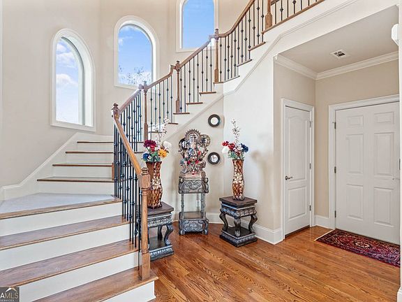 3rd image of 376 Masters Club Blvd