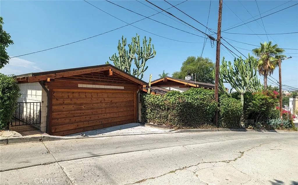 2 bed, 1119 sqft, $7,495 — Photo 3