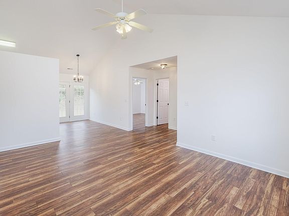 4th image of 26 Condon St