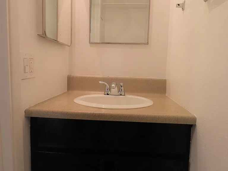 7122 N 48th Ave — Photo 6
