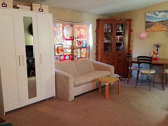 3rd image of 420 Underwood Cir