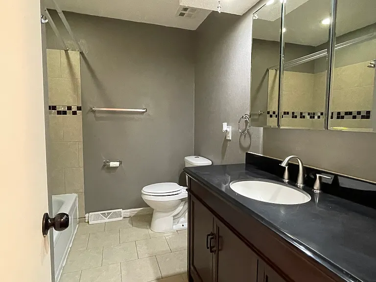 2424 S Dollison Ave — Photo 10
