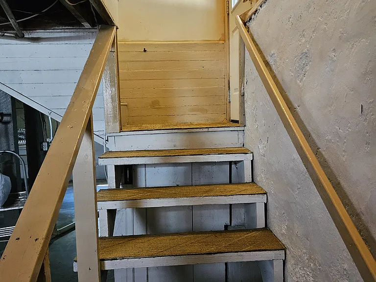 1041 W State St — Photo 20