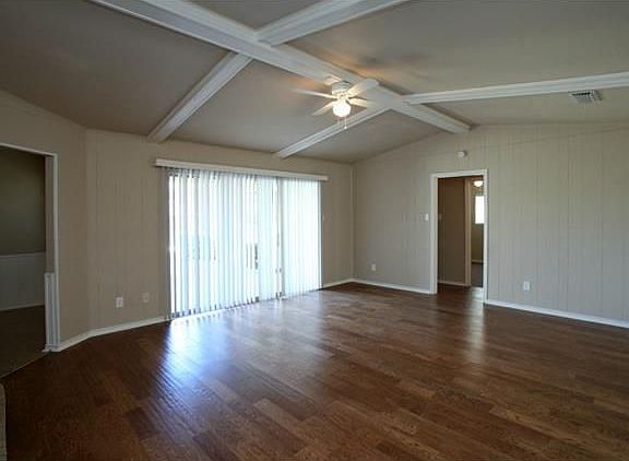 3rd image of 3209 E Park Blvd