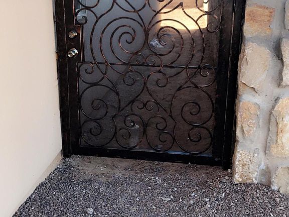 5th image of 6097 Arosa St