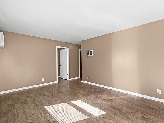 3rd image of 1908 Batts Ln APT C