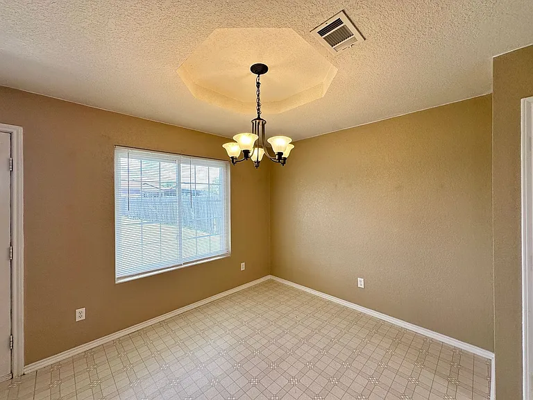 4404 Waterside Dr — Photo 14