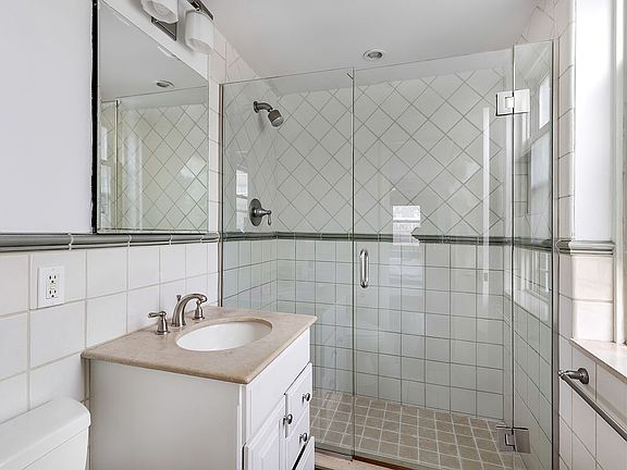 5th image of 205 E 63rd St #11WDC