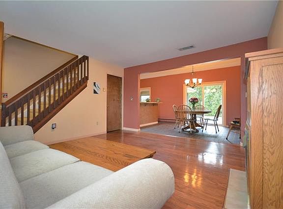 4th image of 3420 Dartmouth Dr