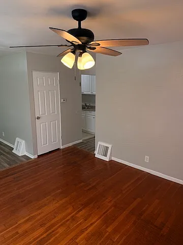 10605 Spring Garden Dr — Photo 3