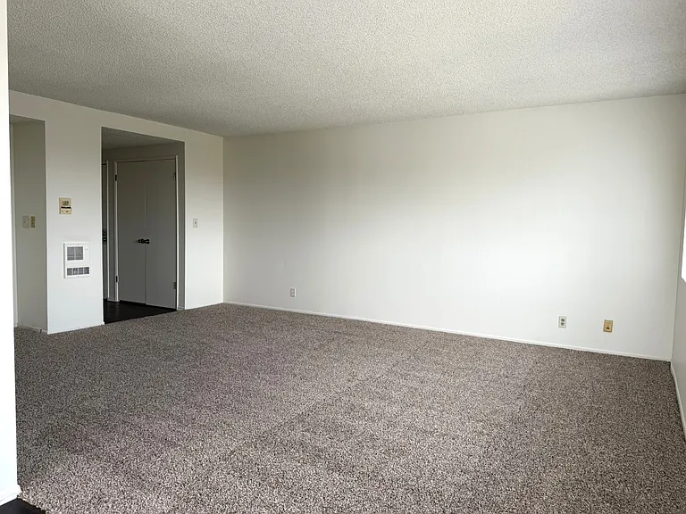 570 W 24th St #9 — Photo 5
