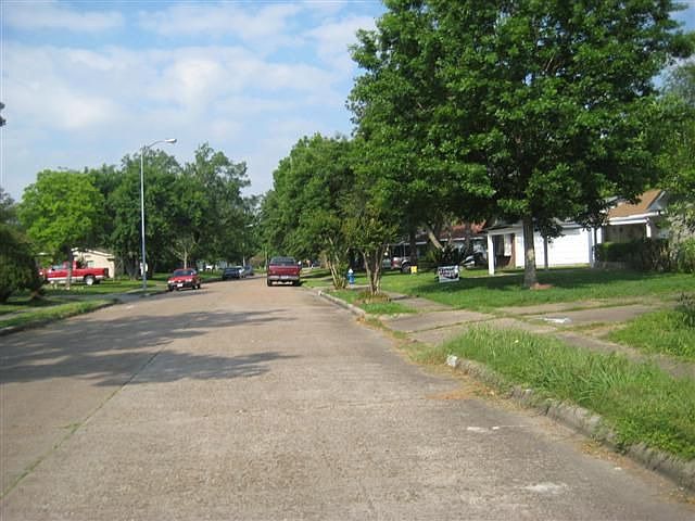 2nd image of 7010 Neff St
