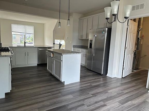 4th image of 3S555 Everton Dr