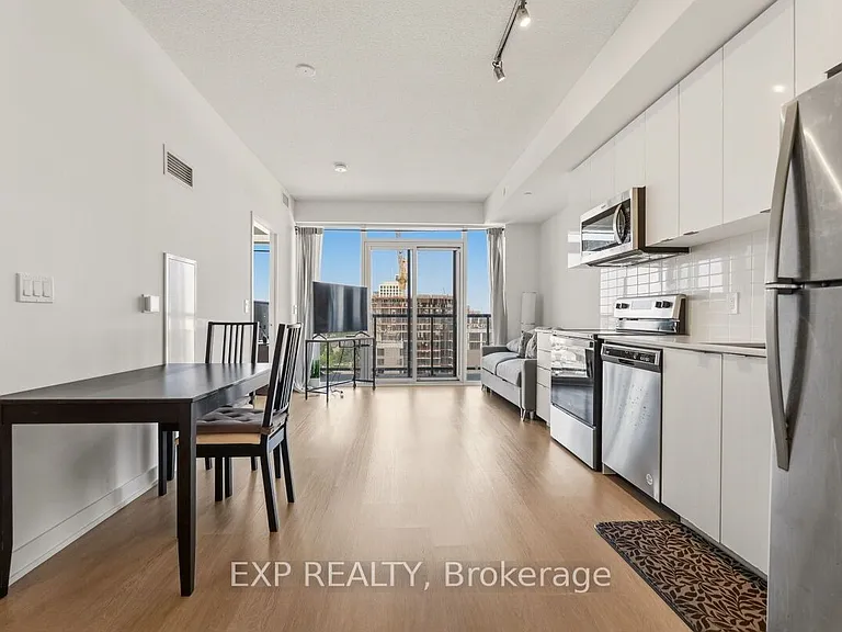 859 The Queensway #905 — Photo 14