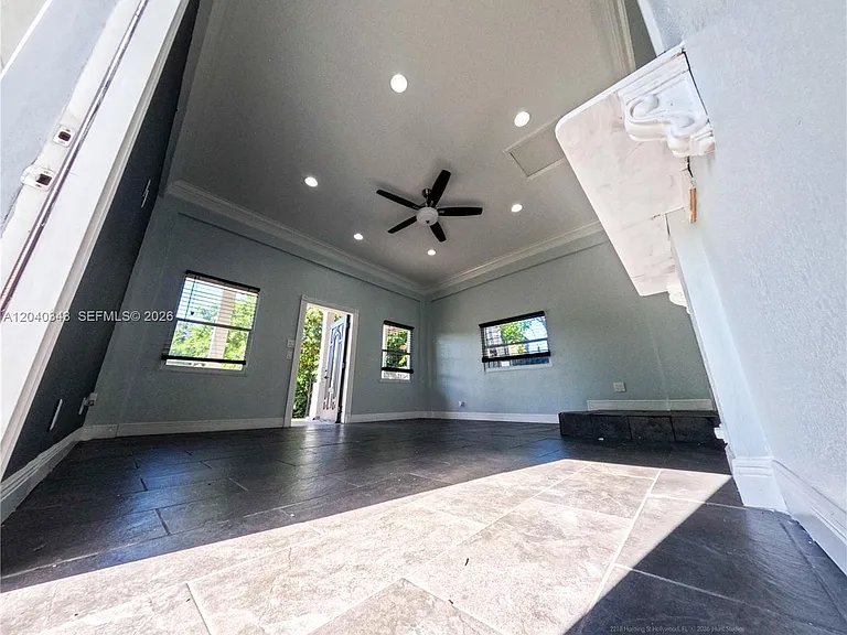 2218 N Harding St — Photo 103