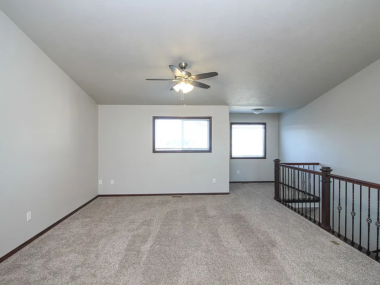 110 Tanner Ct — Photo 3