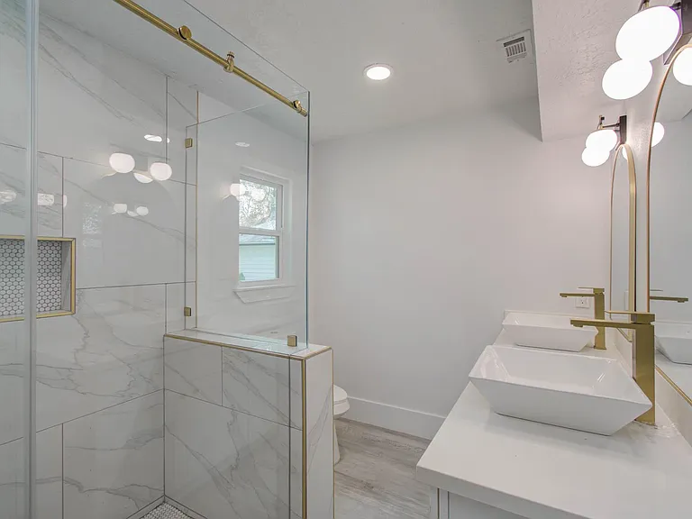 550 Brandon Rd — Photo 3